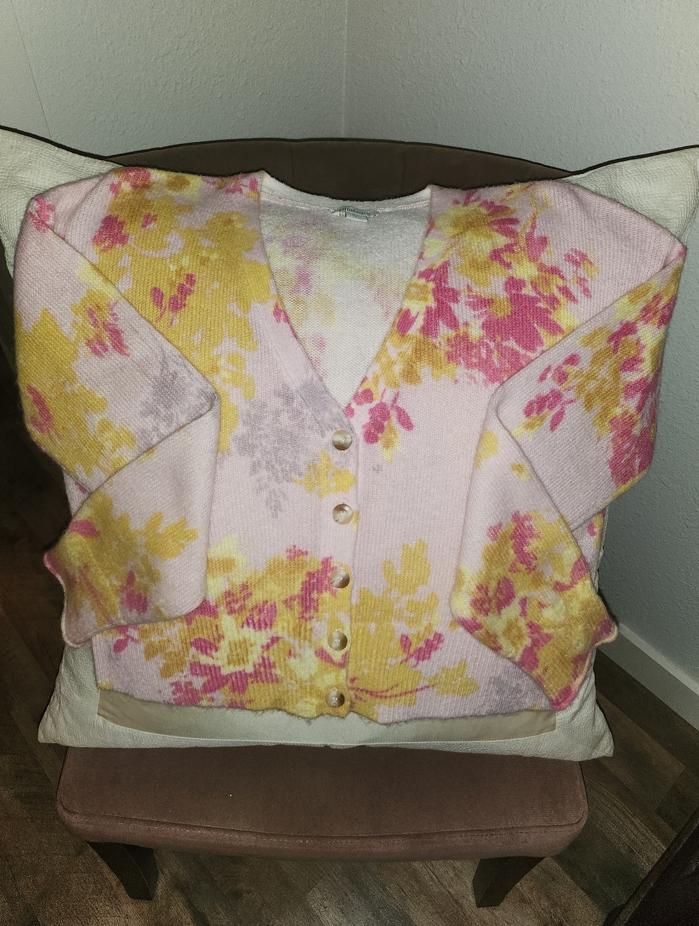 Soft Pink Floral V-Neck Button Cardigan